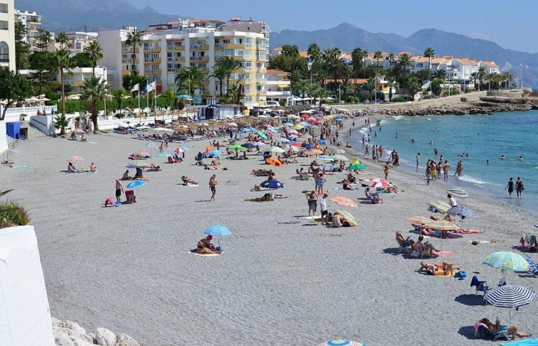 Piso Acogedor Cerca De La Playa Torrecilla Nerja Exterior photo